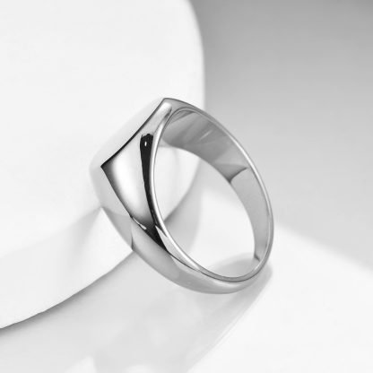 Bague Croix de Malte en Titane – Image 8